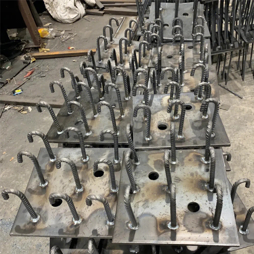 图纸中如何确定德宏预埋件的位置？