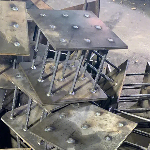 在确定德宏预埋件位置时，需要考虑以下几点